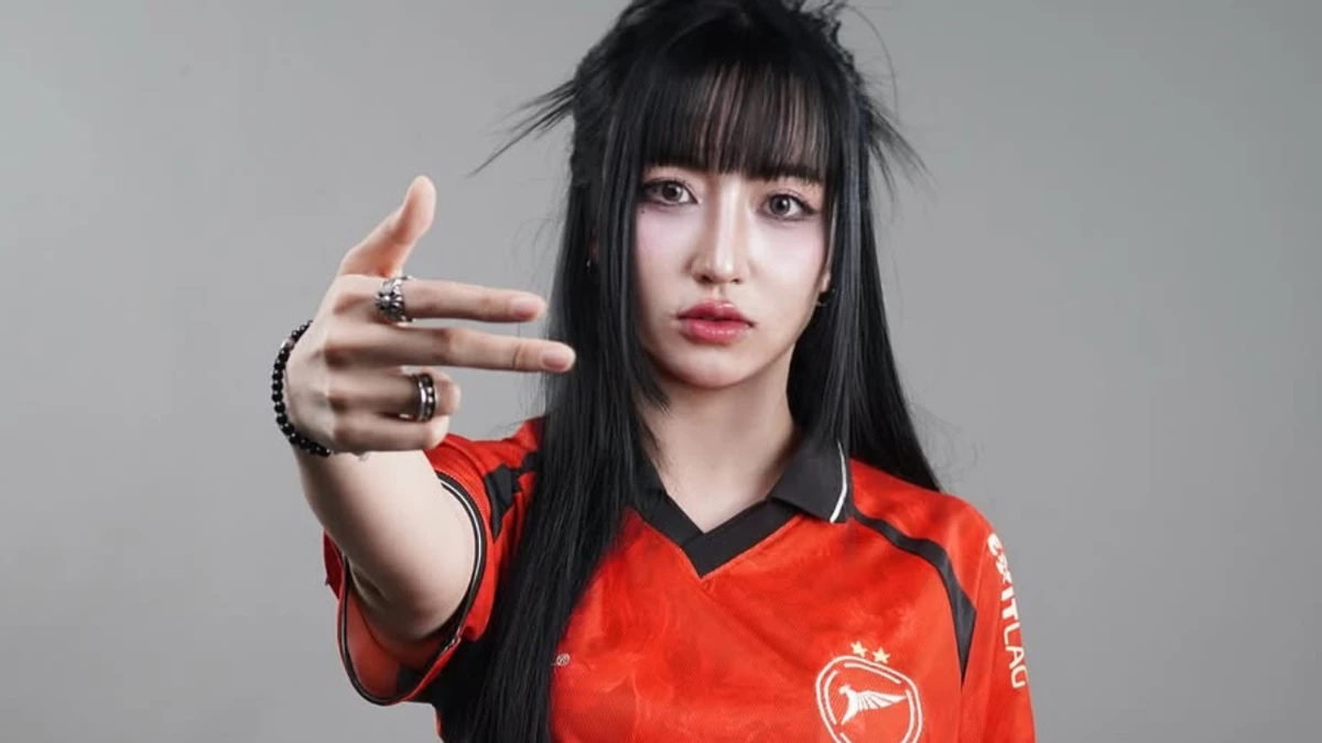 Cybersports athlete tokyogurl caught cheating during an arena of valor tournament