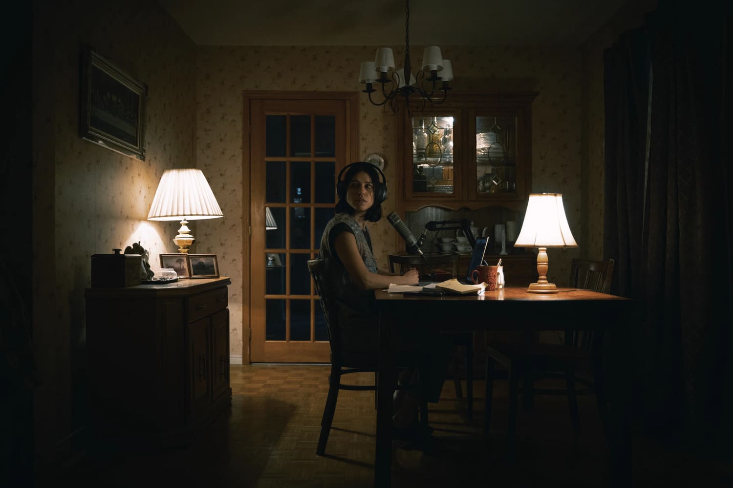 Fear the silence review of halftone a24s chamber horror about a podcast and demons