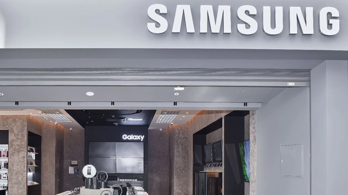 Greedy chaebols dont care samsung may face the largest labor strike