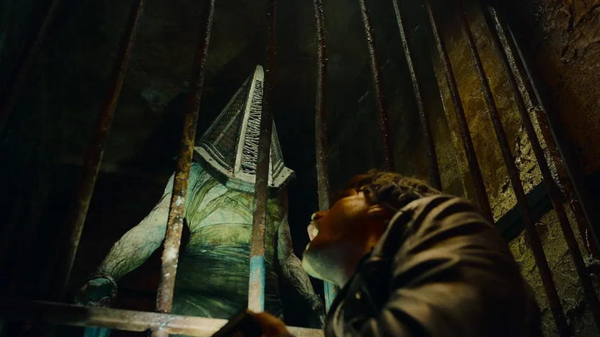 Its a failure critics slam the film return to silent hill