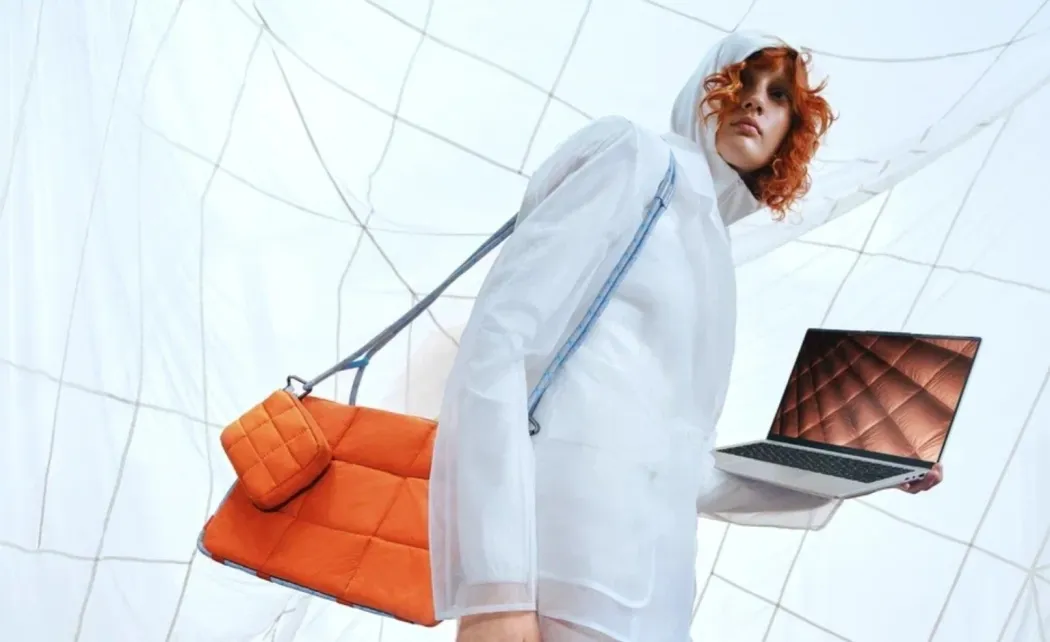Lunnen airis an ultrabook weighing less than 1 kg for editing graphics and development