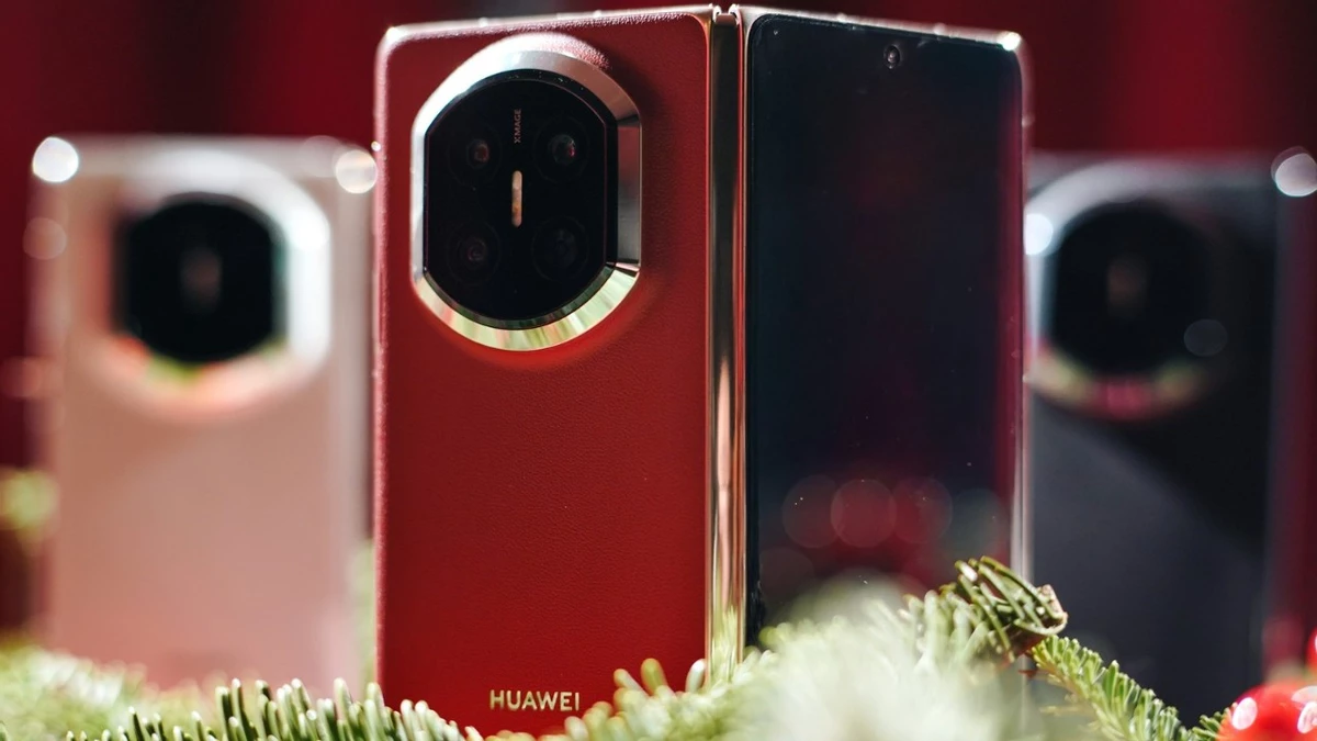 Pre orders for the foldable smartphone huawei mate x7 and freeclip 2 headphones have started in russia