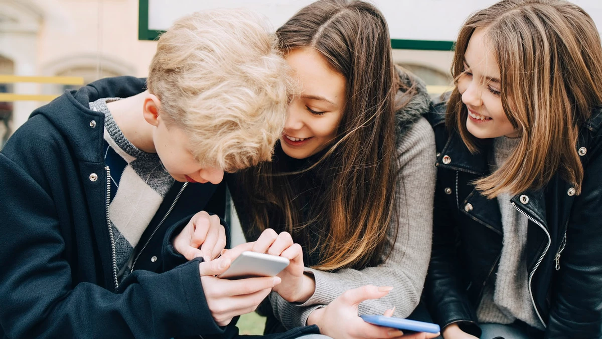 The lives of russians are spent online russia ranks fifth in the world for hours spent on the internet